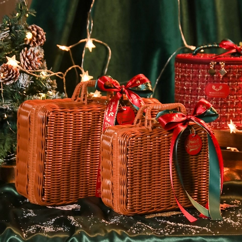 Weihnachts Geschenkbox Gewebter Rattankoffer Plüsch Handtasche Festliche Verpackung Korb Mit Band Für Feiertagsfeiern