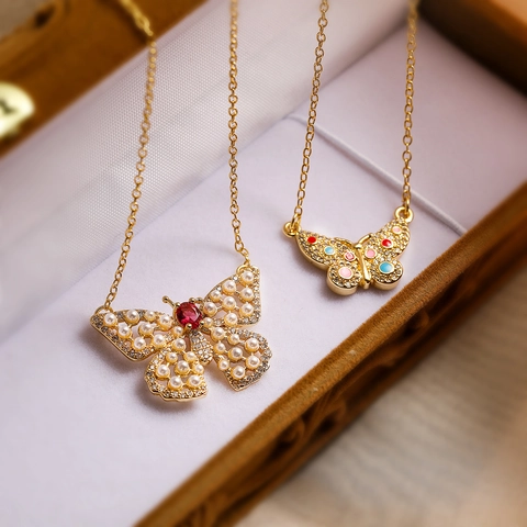 Niche Exquisite Butterfly Pendant Necklace For Women Copper Plated Real Gold Zirconia Artificial Pearl Clavicle Chain Jewelry