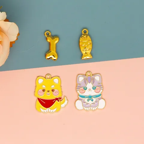 Charme Bijoux DIY Animaux Dessin Animé Chat Chien Poisson Os Alliage Émail Pendentifs Pour Collier Bracelet Porte-Clés