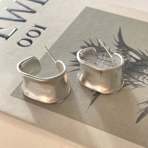 Curved Stud Earrings Minimalist Matte 925 Sterling Silver Geometric Piercing Jewelry For Women Elegant Daily Accessory
