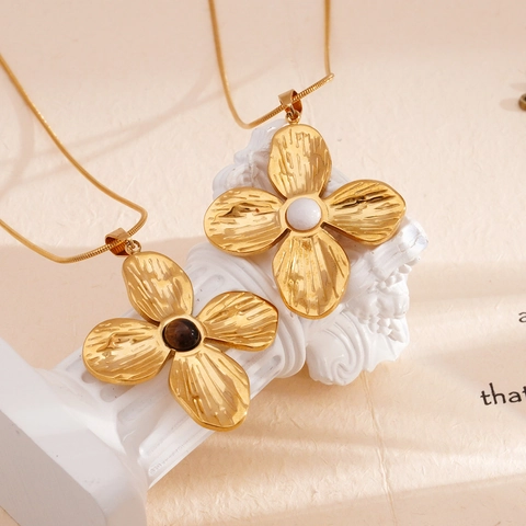 Vintage Französischer Stil Edelstahl Vergoldet Blumenblütenblatt Anhänger Halskette Mit Schlangenkette Damen Eleganter Schmuck
