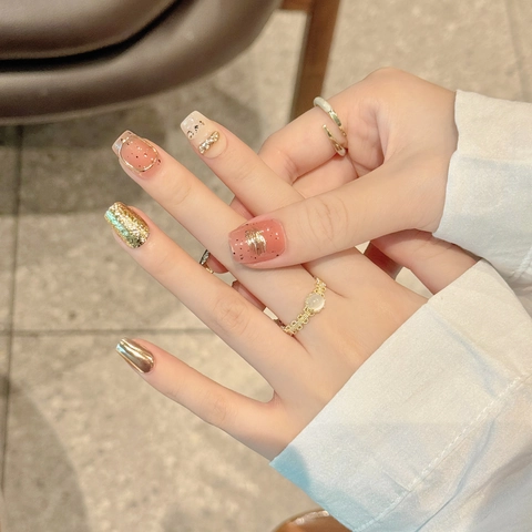 Unghie Finte da Incollare Francesi Fatte a Mano Foglia d'Acero Polvere Specchio Foglia Oro Strass Unghie Finte Donna