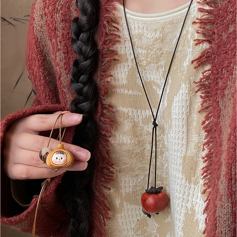 Handgefertigte Holz Harz Knoblauch Persimone Halskette Vintage Ethnische Wachsschnur Lange Pullover Kette Damen