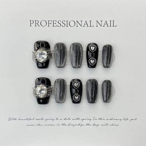 Faux Ongles Faits À La Main Oeil De Chat Coeur Strass Style Sombre Ongles Artificiels Réutilisables Pour Femmes