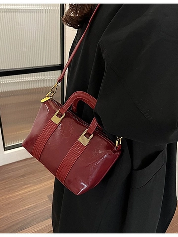 Sac Boston Rétro Femmes Cuir PU Texture Brillante Sac À Main Sac Bandoulière Avec Matériel Doré Petit Sac Versatile