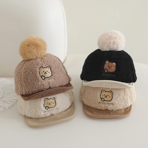 Berretto Da Baseball Invernale Per Bambini Lana Di Agnello Velluto A Coste Caldo Ricamo Orso Pompon Per Neonati