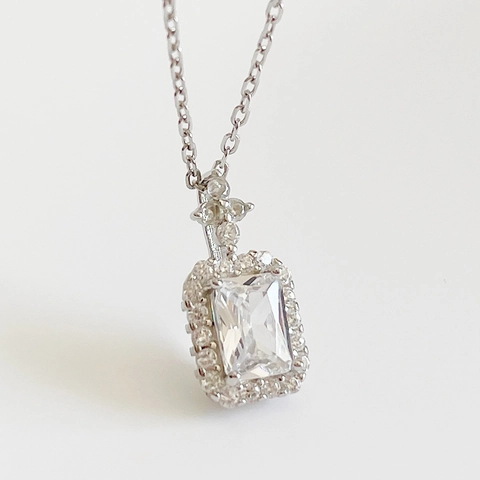 Französisch Einfache 925 Sterling Silber Rechteck Zirkon Anhänger Halskette Smaragdschliff Halo Elegante Schmuck Für Frauen