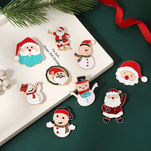 Weihnachten Brosche Pin Emaille Legierung Strass Cartoon Weihnachtsmann Schneemann Rentier Baum Feiertag Party Deko Schmuck