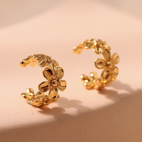 Earcuff de Latón Chapado en Oro de 18K con Forma de Flor para Mujer Diseño Floral Minimalista sin Perforación Pendientes de Clip Joyería de Moda