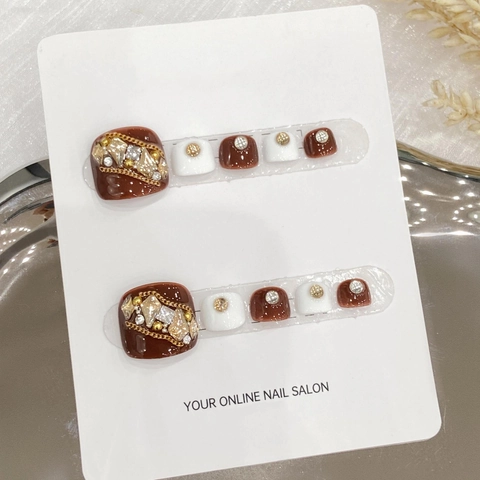 Unghie Finte Per Piedi Fatte A Mano Lusso Bianco Rosso Scuro Contrasto Resina Con Strass Perla Artificial Catena Dorata Per Donne