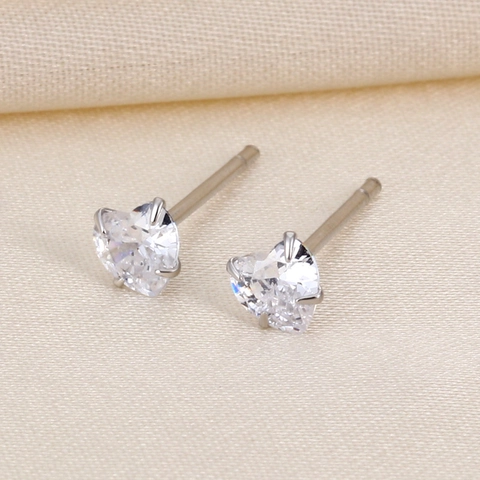 Heart Stud Earrings With 925 Sterling Silver Earring Post 4-Prong Zircon Simple Sweet Style For Women Jewelry