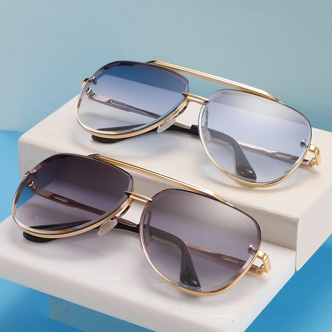 Occhiali Da Sole Aviatore Retrò Montatura In Metallo Protezione UV400 Occhiali Da Moda Classici Uomo Donna