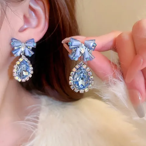 Legering Blauwe Druppel Hangende Oorbellen Met Zilveren Oorsteker Kristallen Strik Elegante Sieraden Voor Dames Mode