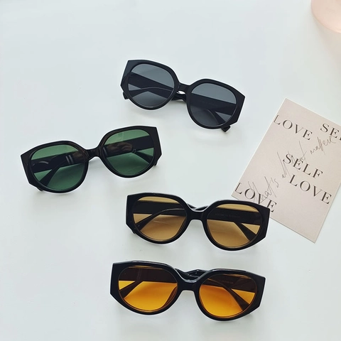 Oversized Square Sunglasses UV400 Protection PC Lens Resin Frame Outdoor Retro Fashion Eyewear For Men Women