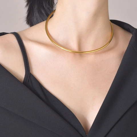Minimalist Stainless Steel Gold Plated Neck Ring Choker For Women Thick Smooth Metal Torque With Extension Chain