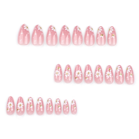 Press On Nails Korte Amandelvorm Bij Margriet Bloem Patroon Zoete Ster Accenten Voor Vrouwen Charmante Manicure
