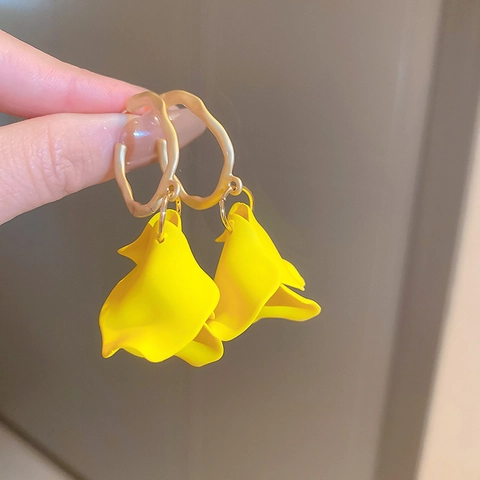 Yellow Acrylic Flower Petal Drop Earrings With Silver Earring Post Irregular Gold Hoop Vacation Style For Women