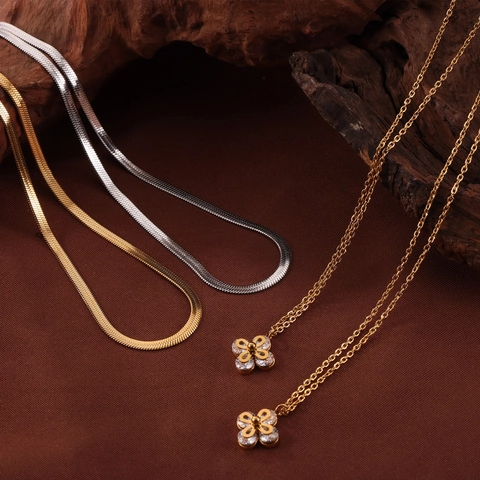 Titanium Stahl Kleeblatt Anhänger Halskette Zirkon Schlange Kette Minimalistische Pendler Schmuck Für Frauen