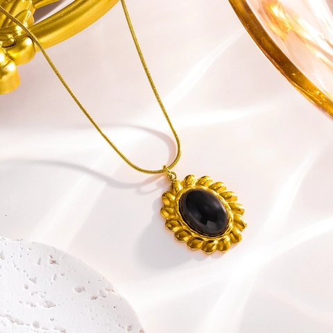 Vintage Pendant Necklace Women 304 Stainless Steel Twisted Edge Geometric Artificial Pearl Snake Chain Gold Plated Jewelry