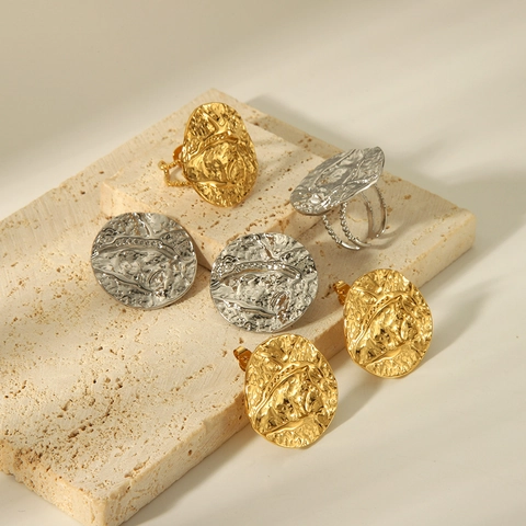 Vintage Französischer Stil Edelstahl Ohrstecker Mit Falten Hammerschlag Textur 18K Vergoldeter Schmuck Für Damen