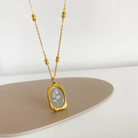 Vintage Rose Pendant Stainless Steel Necklace Gold Plated Embossed Rectangular Mirror Beaded Chain Jewelry For Women