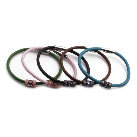 Modisches Lederarmband Mit Lila Edelstein Legierungsanhänger Und Edelstahl Magnetverschluss Für Damen