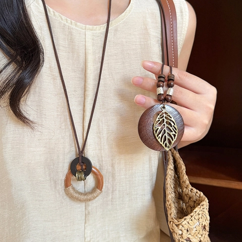 Collier Long Pendentif Bohème Vintage Avec Perles En Bois Et Feuille En Alliage Chaîne De Pull Style Ethnique