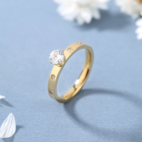 Semplice Anello con Pietra Singola in Zirconia Acciaio Inossidabile Placcato Oro 18K Anello da Dito Minimalista Gioielli Donna