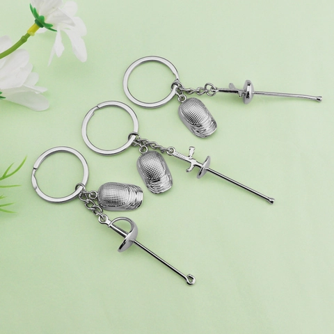 Schermen Sleutelhanger Zinklegering Sport Hanger Mini Masker En Zwaard Miniatuur Voor Atleten Fans Souvenir Zilvertint