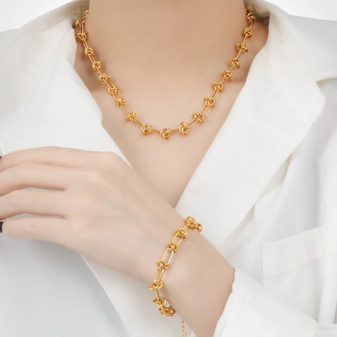 Set di Gioielli in Acciaio al Titanio con Catena Annodata Hip Hop Punk per Donna Collana Bracciale Placcato Oro 18K Gioielli Streetwear