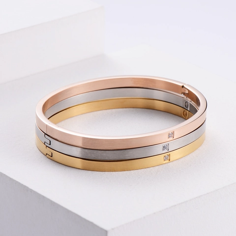 Brazalete De Acero Inoxidable 304 Cepillado Con Circonita Minimalista Cierre De Bisagra Joyería Para Mujeres