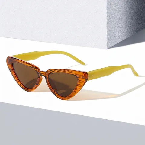 Occhiali Da Sole Cat Eye Retro Vintage Montatura Triangolo PC UV400 Colore Caramella Moda Rivetto Per Donne Uomini