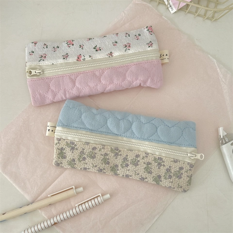 Federmäppchen Gestepptes Polyester Blumenmuster Herzmuster Reißverschluss Tragbare Schreibwaren Organizer Tasche Mädchen