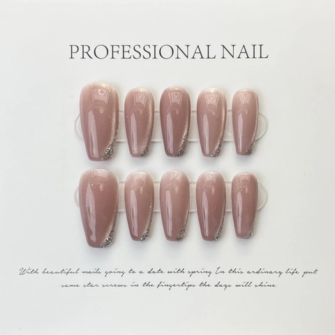 Handgemaakte Cat Eye Kunstnagels Nude Roze Franse Stijl Met Zilveren Glitter Luxe Kistvorm Herbruikbaar Voor Vrouwen