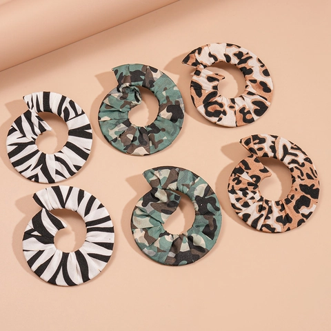 Orecchini A Cerchio In Tessuto Pieghettato Stampa Animale Con Perno In Argento Sterling 925 Geometrici Grandi Boho