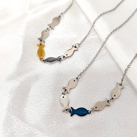 Ensemble Collana e Bracciale con Ciondolo a Pesce in Acciaio al Titanio per Donna Minimalista Oro Argento Blu Viola Gioielli