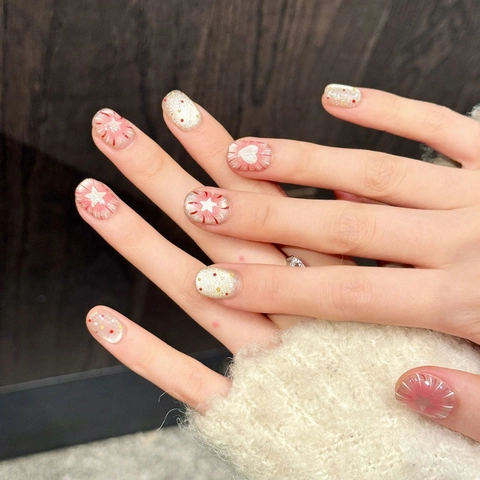 Faux Ongles Faits Main Œil De Chat Rose Avec Étoiles Cœurs Argentés Paillettes Style Doux Court Rond