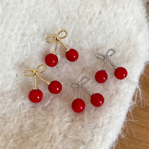 Boucles D'oreilles Puces Noeud Cerise Douces Élégantes Alliage Résine Style Niche Pour Femmes Avec Tige En Argent