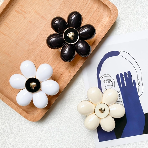 Flower Phone Grip Collapsible Resin Stand With Gold Heart Desktop Holder Japanese Style Cute Mobile Phone Support