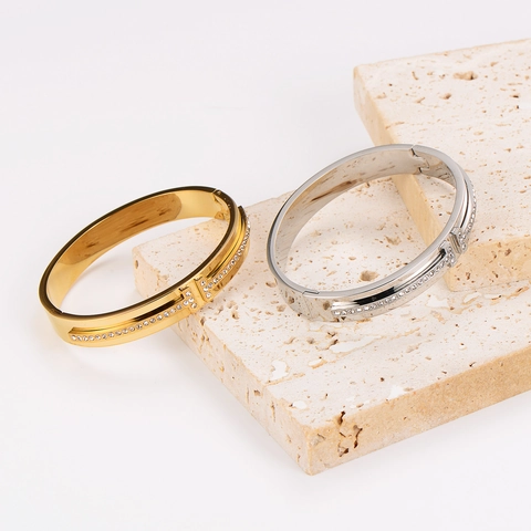 Bracciale Rigido A Doppio Strato A Forma Di T Con Strass Acciaio Inossidabile 304 Fibbia Aperta Gioielli Eleganti