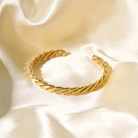 Brazalete Abierto de Acero Inoxidable Chapado en Oro de 18K Minimalista para Mujer Pulsera de Puño en Espiral Geométrica