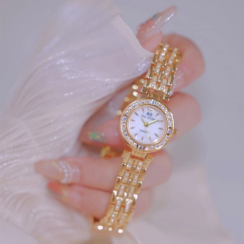 Damen Luxus Quarz Uhr Mit Strass Kleines Rundes Zifferblatt Wasserdicht Legierung Mode Armbanduhr Schmuckschließe