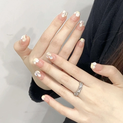 Handgemaakte Press On Nagels 3D Bloem Schelp Pailletten Goudfolie Glanzende Doodskist Kunstnagels Voor Vrouwen Nude Roze Elegant