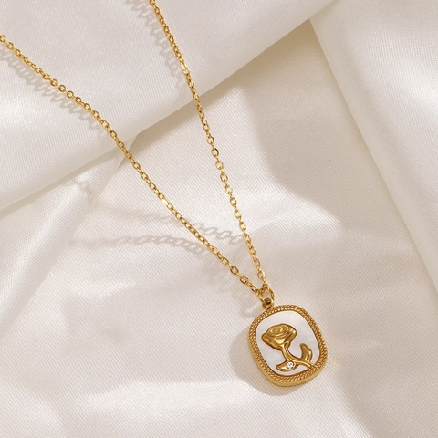 Collar de Pendiente de Flor de Rosa de Acero Inoxidable Chapado en Oro de 18K para Mujer Cadena de Clavícula de Perla Artificial Elegante Joyería