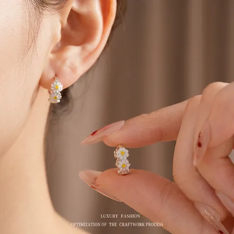 Daisy Flower Hoop Earrings For Women Alloy Enamel White Yellow Floral Vintage Huggies With 925 Sterling Silver Earring Post
