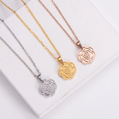 Collana Con Ciondolo Fiore Rosa Svuotato Acciaio Inossidabile 316L Satinato Gioielli Floreali Camelia Per Donna Accessori Eleganti
