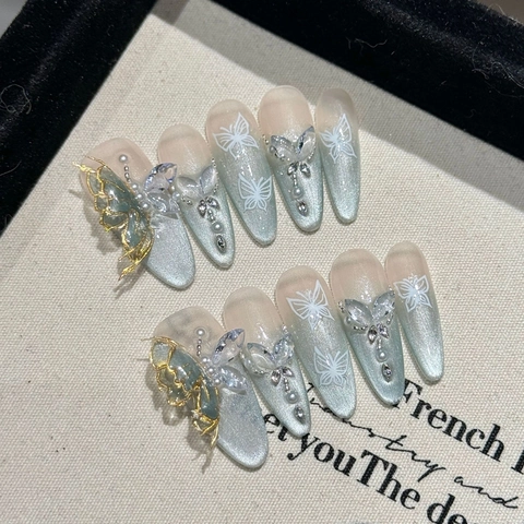 Uñas Postizas Hechas A Mano Ojo De Gato Azul Mariposa 3D Decoración Diamantes Imitación Perlas Artificiales Almendra Larga Estilo Francés Elegante