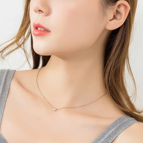 Minimalist Titanium Steel Single Zircon Pendant Necklace For Women 18K Gold Plated Bezel Set Round Stone Clavicle Chain Jewelry
