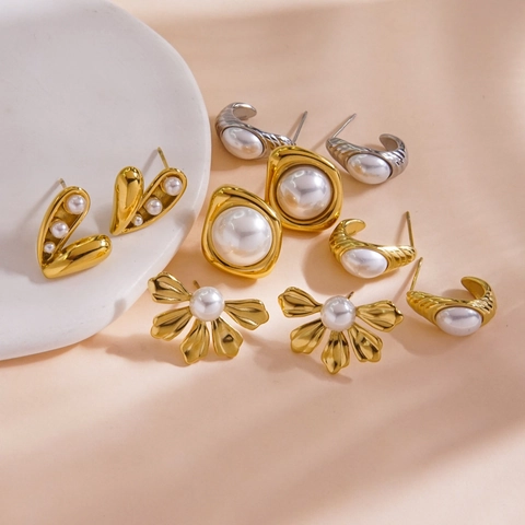 Pendientes De Acero Inoxidable Con Perla Artificial De Imitación Incrustada Estilo Retro Francés Corazón Flor Bañado En Oro Para Mujer