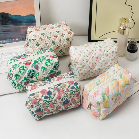 Bloemen Doorgestikte Make-uptas Draagbare Cosmetische Reisetui Rits Organizer Voor Dames Lichtgewicht Polyester